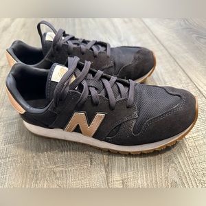 New Balance 520 women sneakers, size 8.5